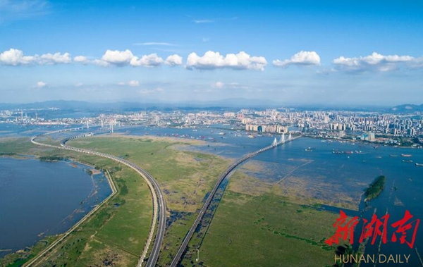 岳陽已成為第5個(gè)國家長江經(jīng)濟(jì)帶綠色發(fā)展試點(diǎn)示范城市_副本.jpg